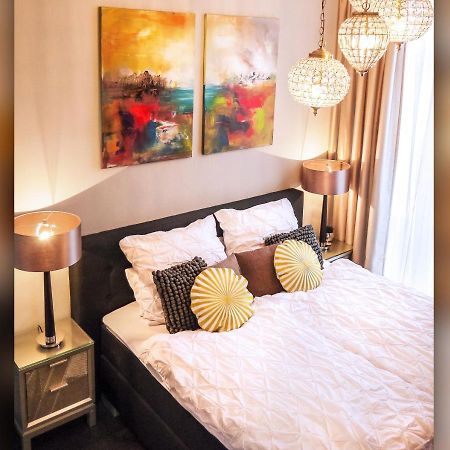 Comfort And Style In City Center With Ensuite Bathroom On Schaafenstrasse Köln Exterior foto