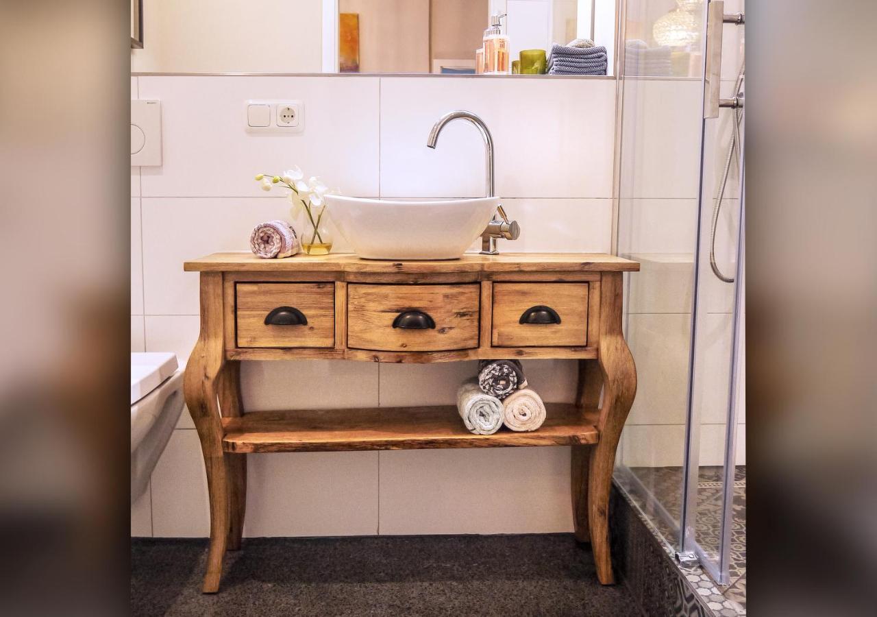 Comfort And Style In City Center With Ensuite Bathroom On Schaafenstrasse Köln Exterior foto